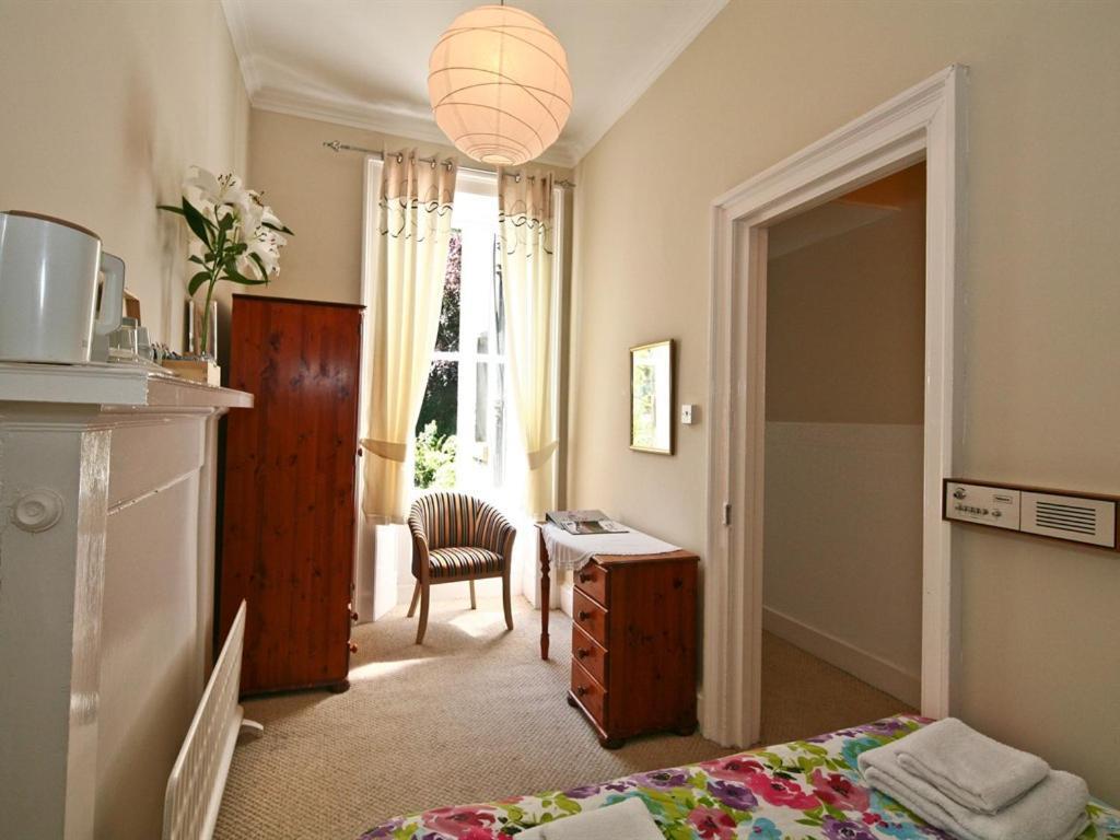 Halcyon House Hotel EDI Room photo